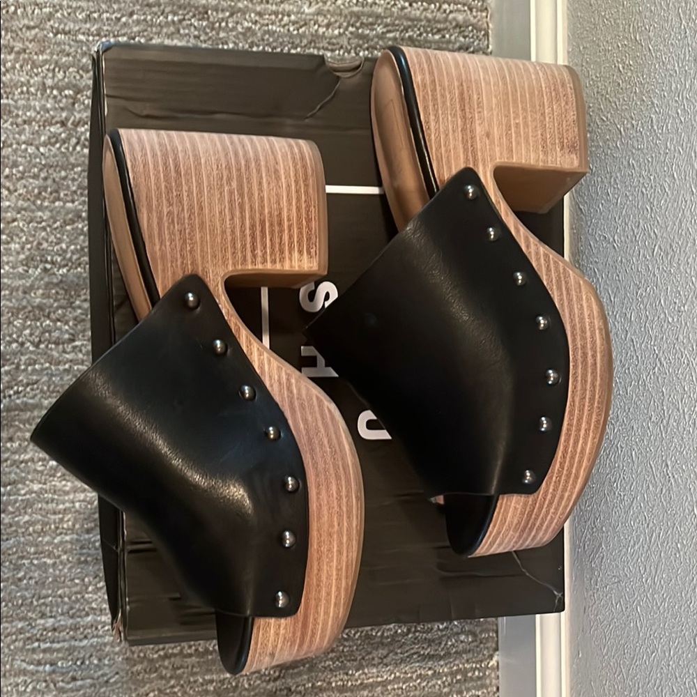 ShuShop Gina Platform Clog Black Fox Leather Metallic Studs Size 8